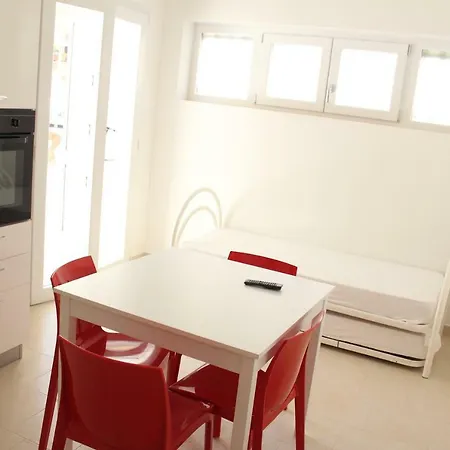 Bilocali White Apartment