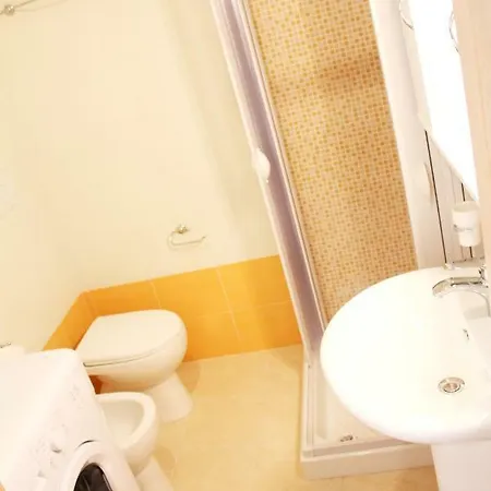 Bilocali White Apartment